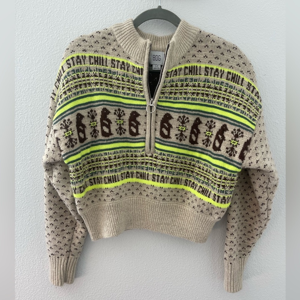 Urban Outfitters BDG Beige and Lime Patterned V-Neck Sweater - Picture 3 of 8